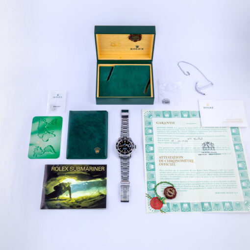 rolex-submariner-16800-3
