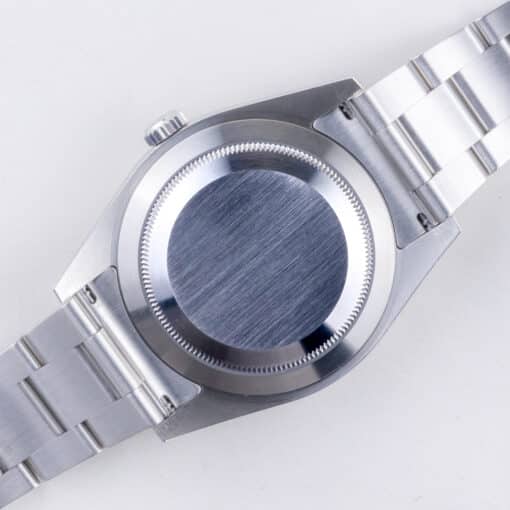 rolex-oyster-perpetual-114300-2